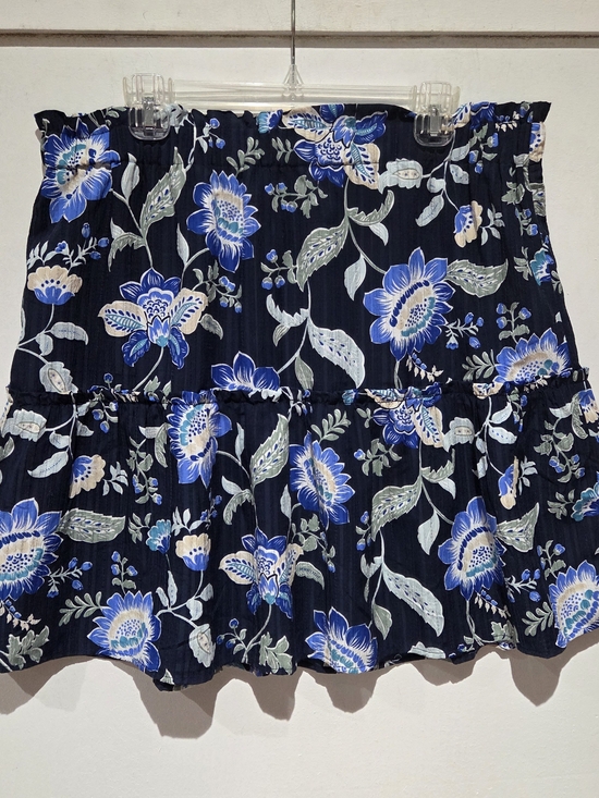 LOFT Dresses & Skirts - LOFT Navy Floral Tiered Mini Skirt